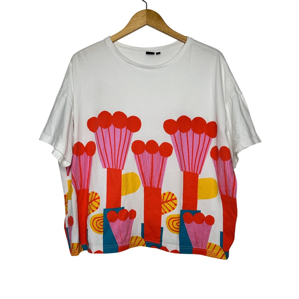 Marimekko Uniqlo T-Shirt XL White Floral Graphic Print Short Sleeve Cotton Top
